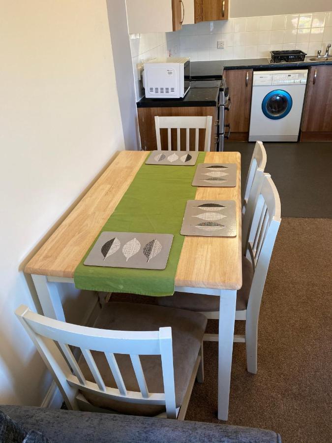 Spacious Neat Penthouse Apartment With Great View In London Eksteriør bilde