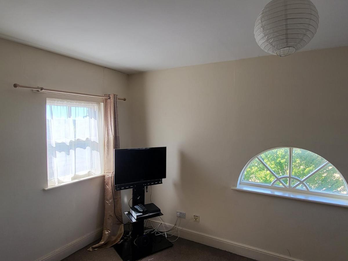 Spacious Neat Penthouse Apartment With Great View In London Eksteriør bilde