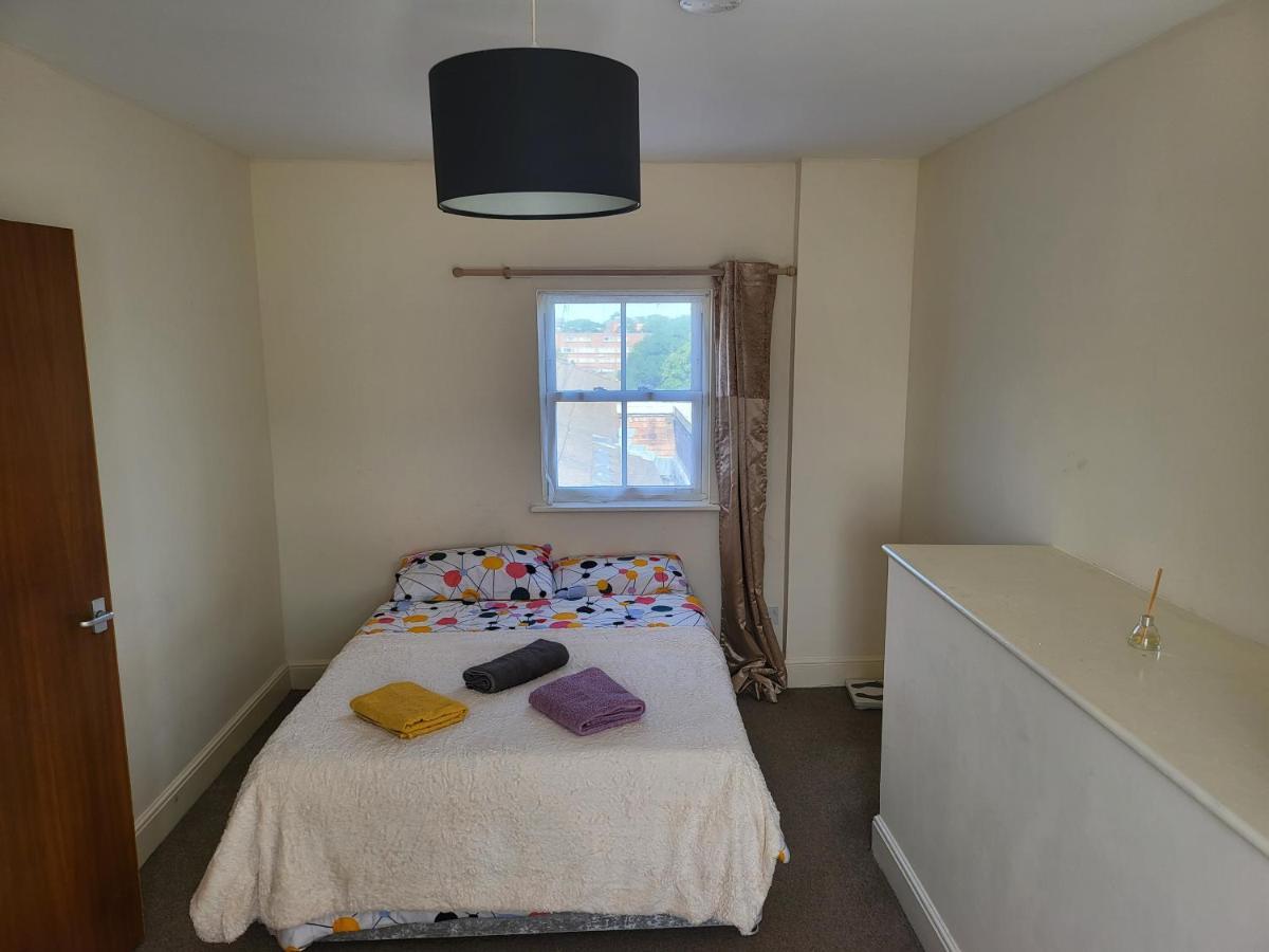Spacious Neat Penthouse Apartment With Great View In London Eksteriør bilde